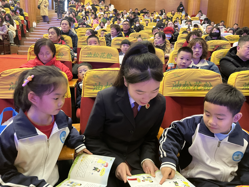 双桥区检察院：汇聚检校合力，共谱教育新篇