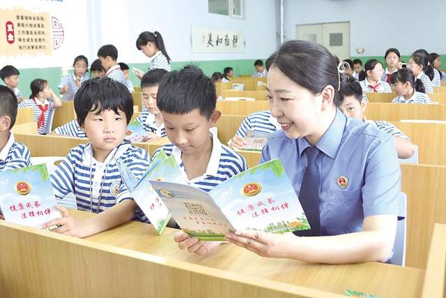 双滦区检察院：增强学生们的法律意识 培养健康的心理和健全的人格