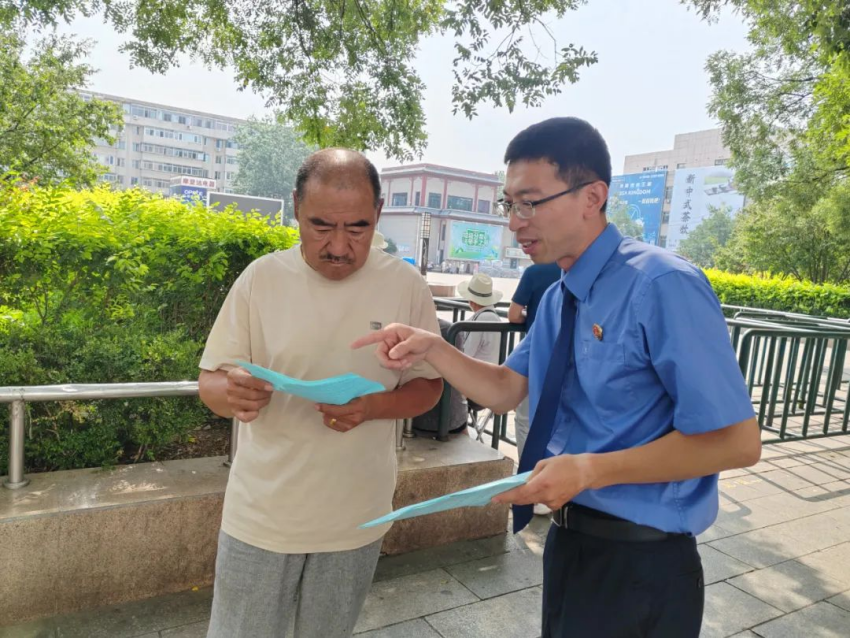 市检察院与双桥区检察院联合开展刑罚执行监督宣传周活动